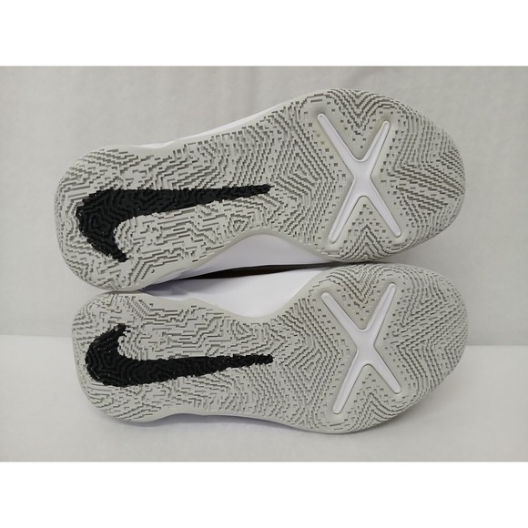 Nike‎ Kids Team Hustle D 10 Basketball Shoes CW6735-002 Black Gold Sz 5.5 - Picture 7 of 11